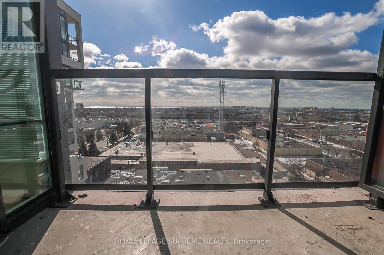












811 - 859 THE QUEENSWAY

,
Toronto,




Ontario
M8Z1N8

