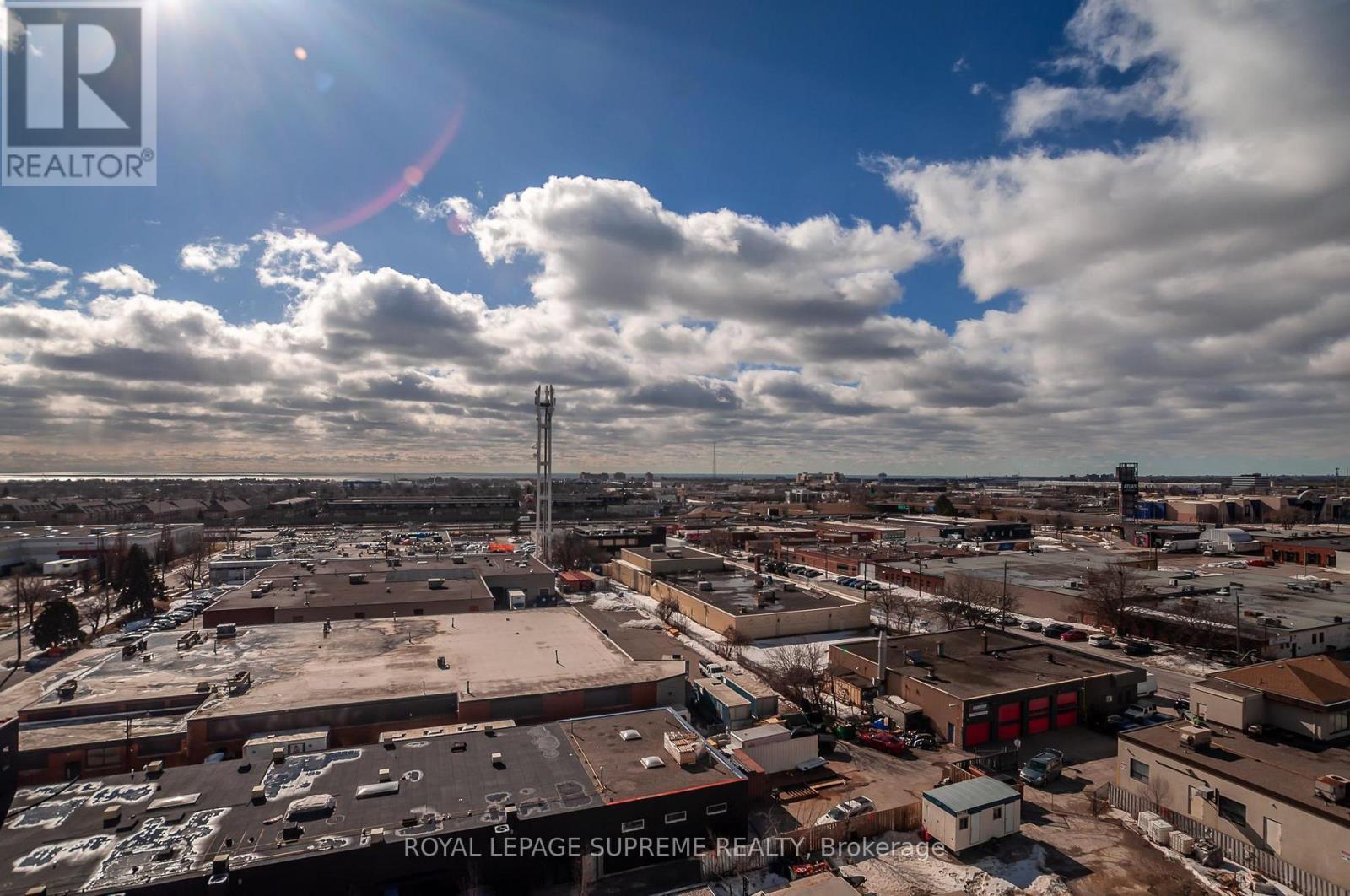 












811 - 859 THE QUEENSWAY

,
Toronto,




Ontario
M8Z1N8

