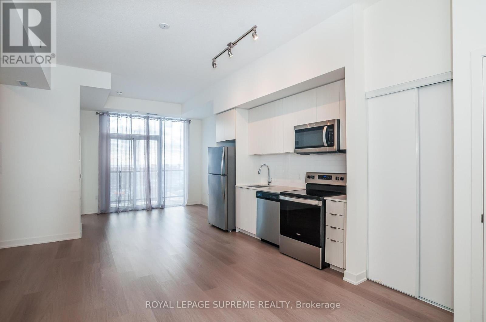 












811 - 859 THE QUEENSWAY

,
Toronto,




Ontario
M8Z1N8


