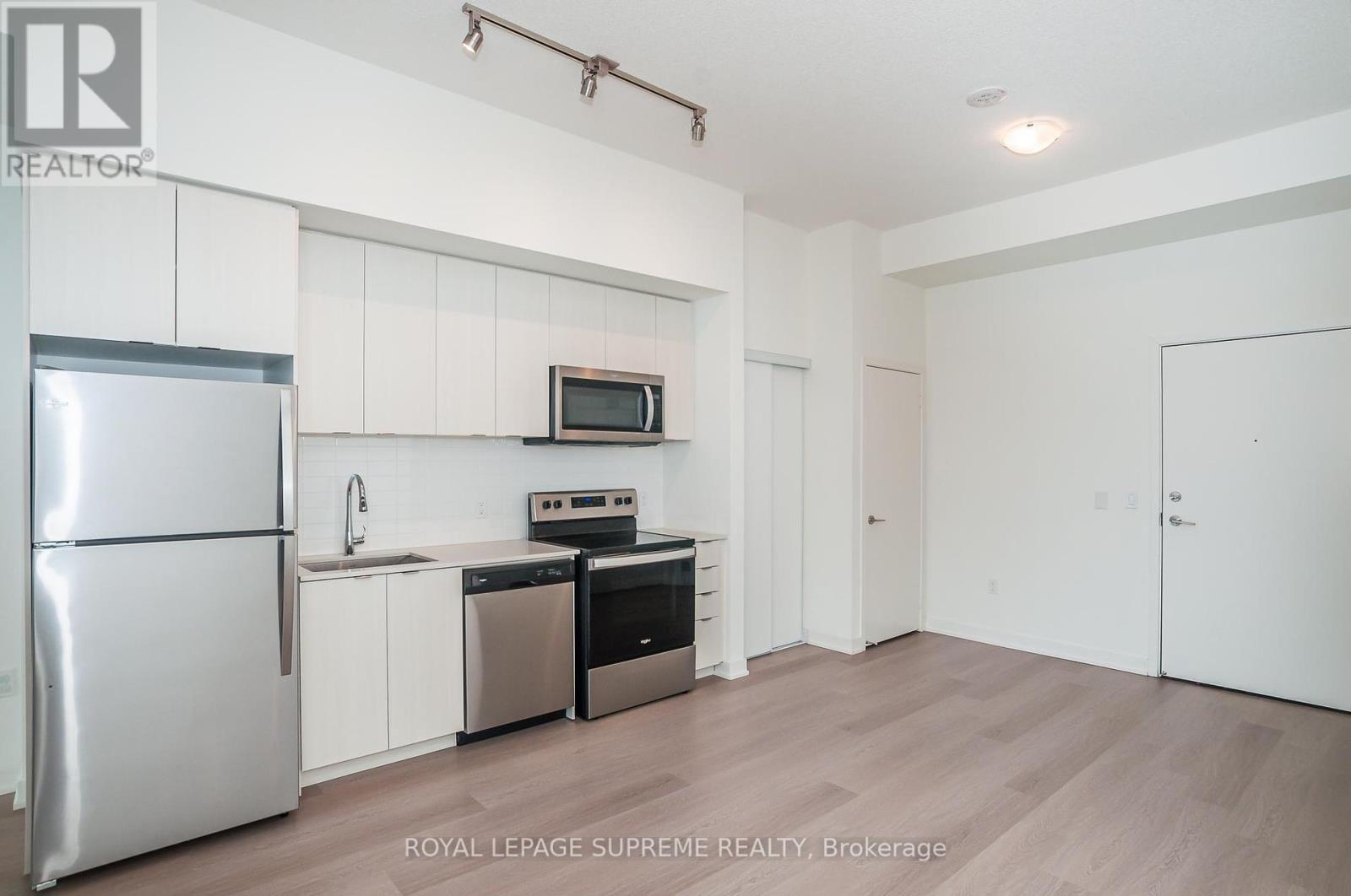 












811 - 859 THE QUEENSWAY

,
Toronto,




Ontario
M8Z1N8

