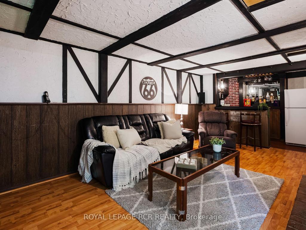 









308118


Hockley

Road,
Mono,




ON
L9W 2Y8


