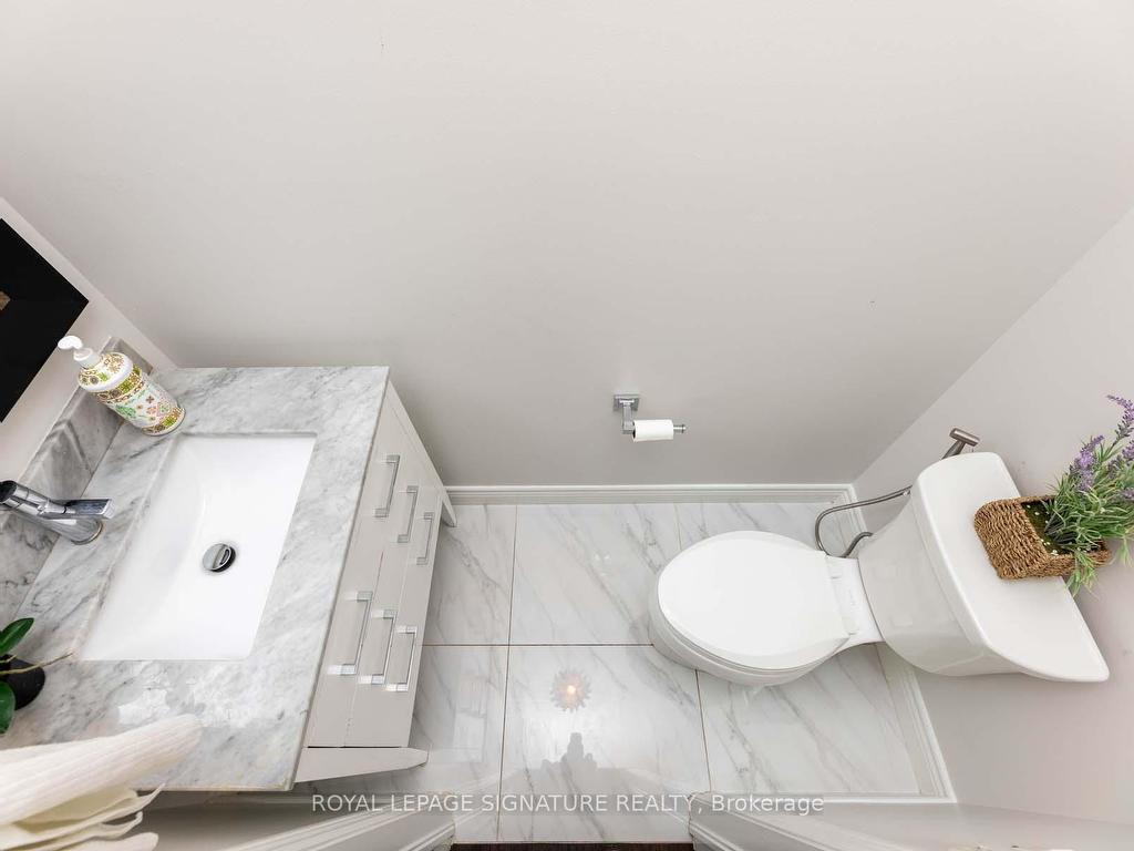









18


Lady Valentina

Avenue,
Vaughan,




ON
L6A 0E4

