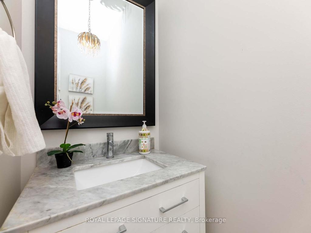 









18


Lady Valentina

Avenue,
Vaughan,




ON
L6A 0E4

