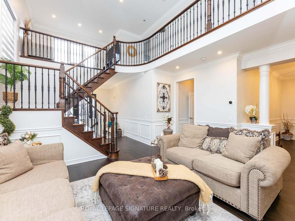









18


Lady Valentina

Avenue,
Vaughan,




ON
L6A 0E4

