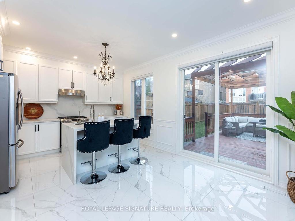 









18


Lady Valentina

Avenue,
Vaughan,




ON
L6A 0E4

