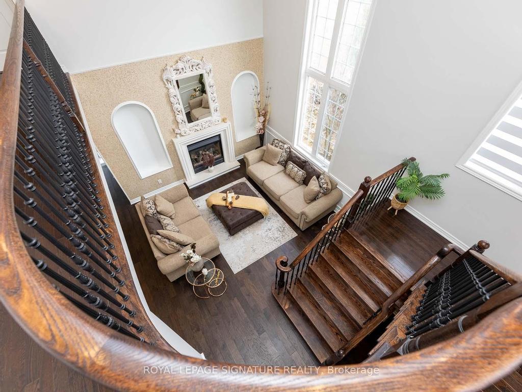 









18


Lady Valentina

Avenue,
Vaughan,




ON
L6A 0E4

