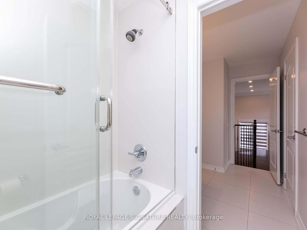 









18


Lady Valentina

Avenue,
Vaughan,




ON
L6A 0E4


