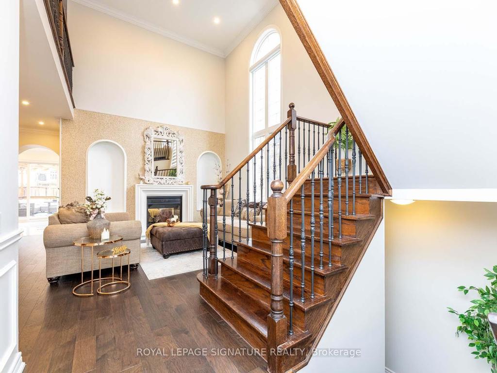 









18


Lady Valentina

Avenue,
Vaughan,




ON
L6A 0E4

