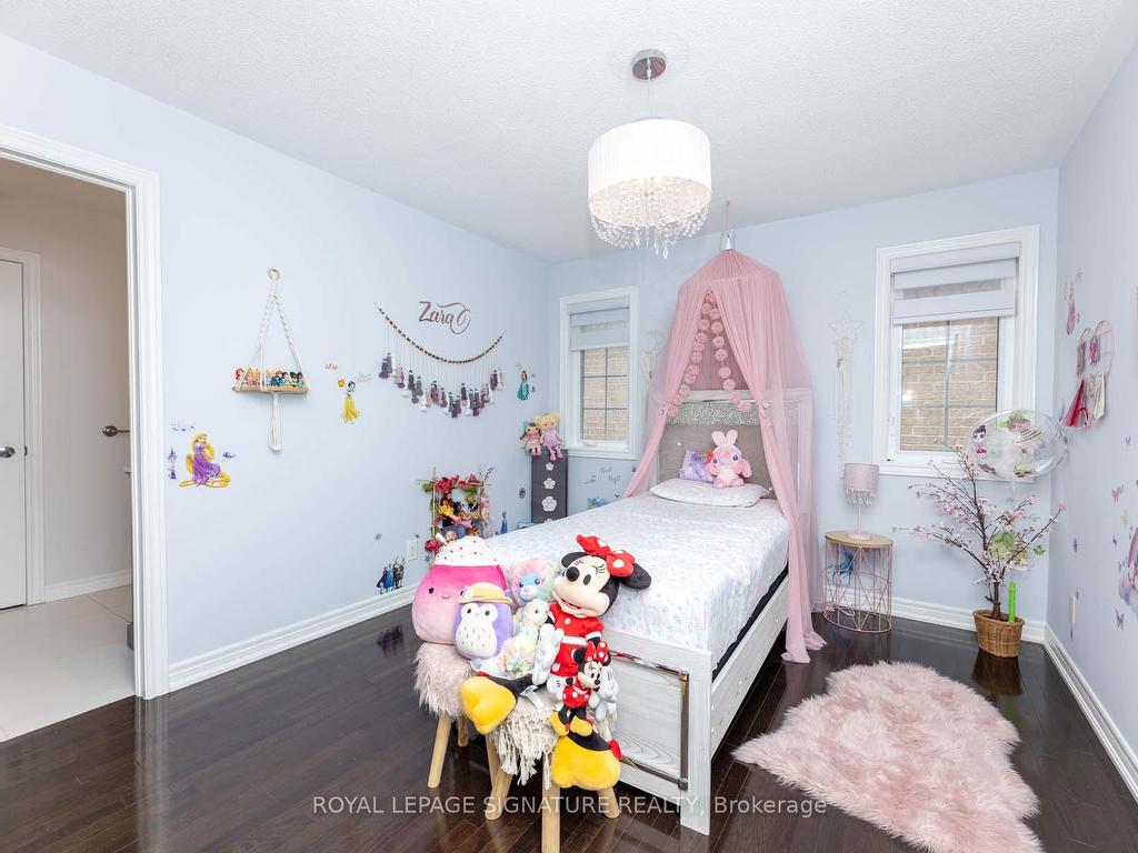 









18


Lady Valentina

Avenue,
Vaughan,




ON
L6A 0E4

