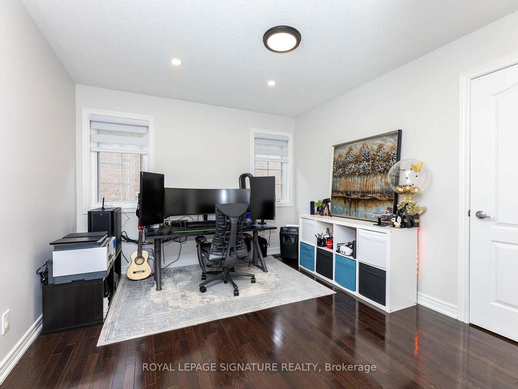 









18


Lady Valentina

Avenue,
Vaughan,




ON
L6A 0E4

