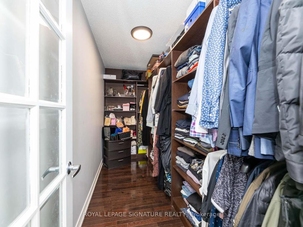 









18


Lady Valentina

Avenue,
Vaughan,




ON
L6A 0E4

