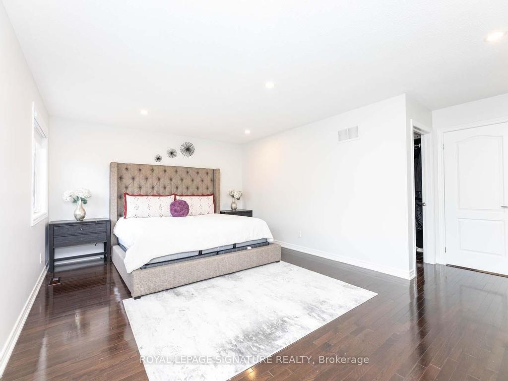 









18


Lady Valentina

Avenue,
Vaughan,




ON
L6A 0E4

