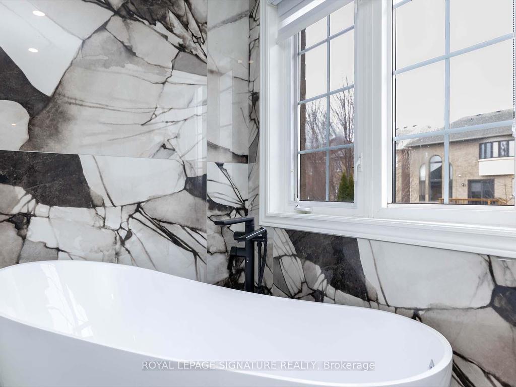 









18


Lady Valentina

Avenue,
Vaughan,




ON
L6A 0E4

