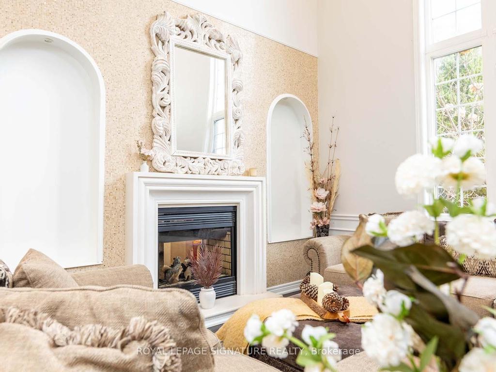 









18


Lady Valentina

Avenue,
Vaughan,




ON
L6A 0E4

