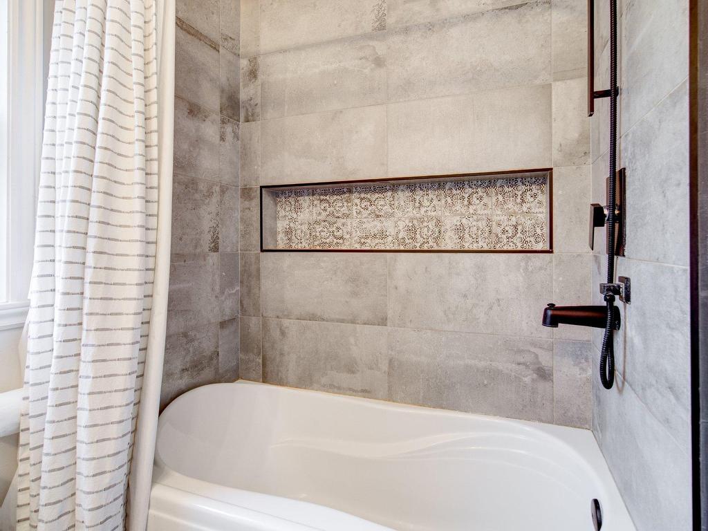 









72


Ch. Alpino

,
Morin-Heights,




QC
J0R1H0


