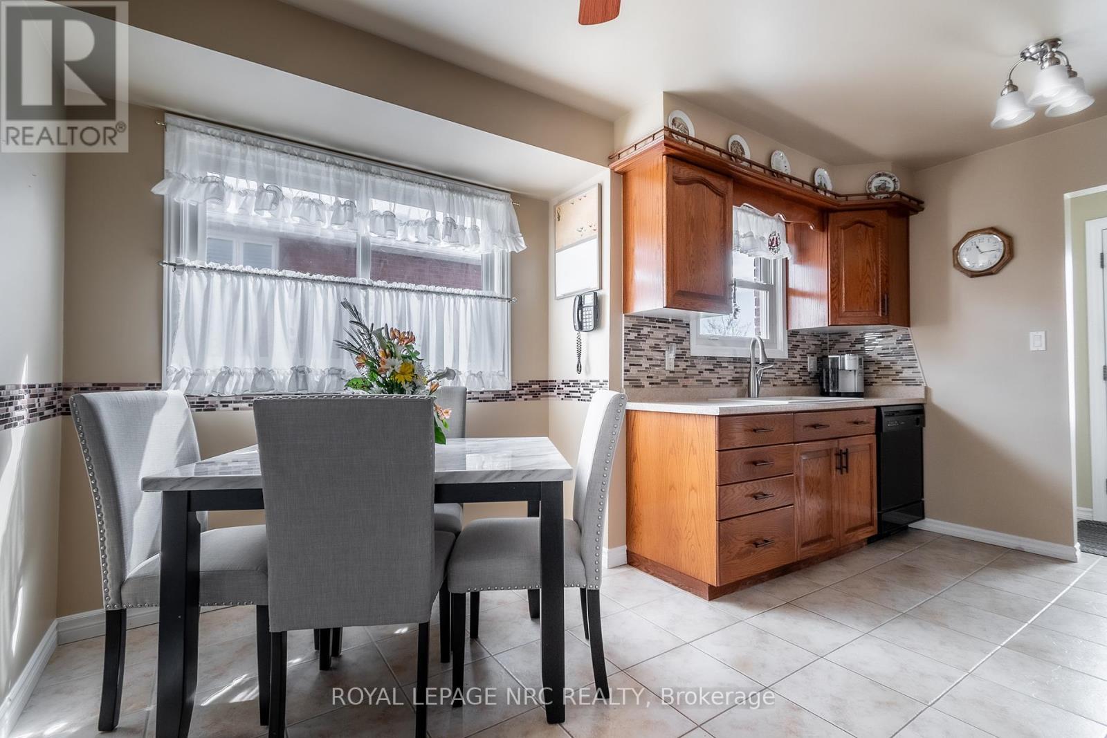 












37 MICHAEL DRIVE S

,
Port Colborne (Sugarloaf),




Ontario
L3K3C3


