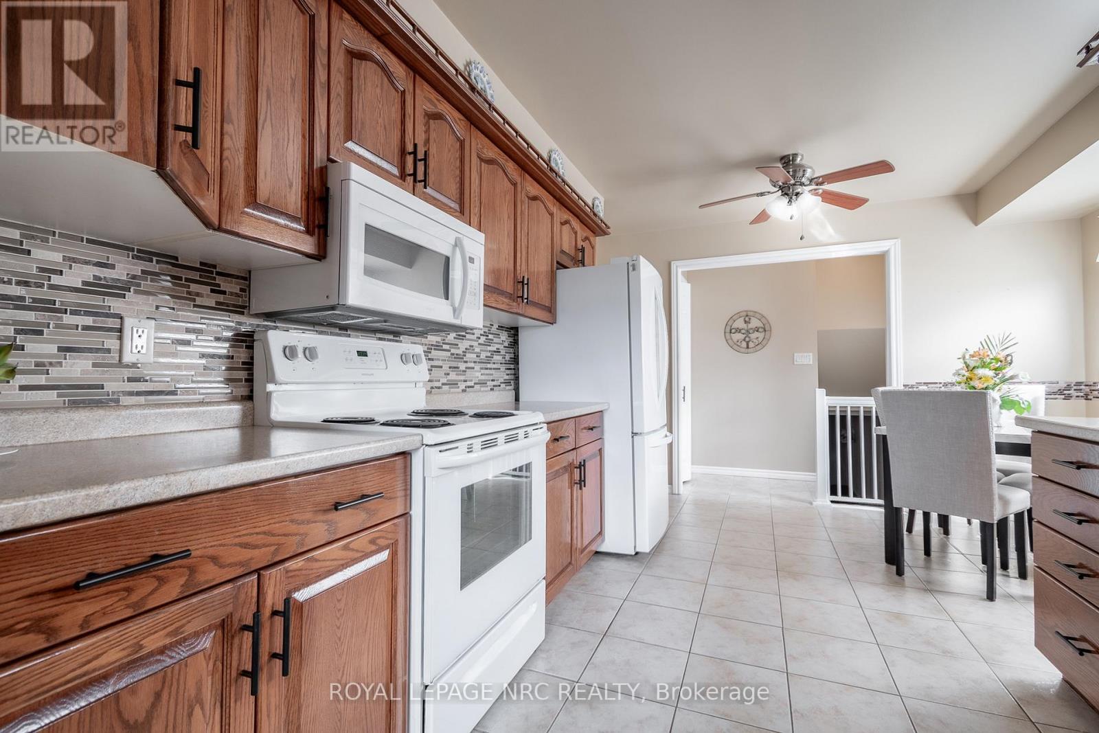 












37 MICHAEL DRIVE S

,
Port Colborne (Sugarloaf),




Ontario
L3K3C3

