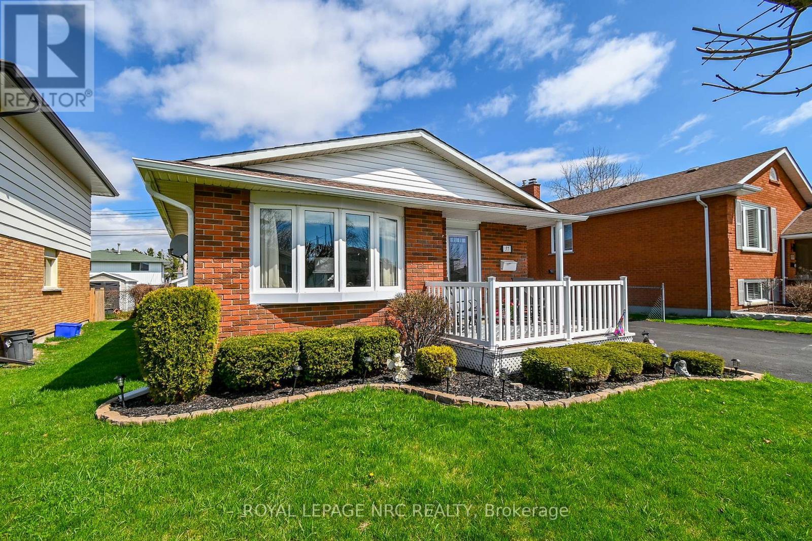 












37 MICHAEL DRIVE S

,
Port Colborne (Sugarloaf),




Ontario
L3K3C3

