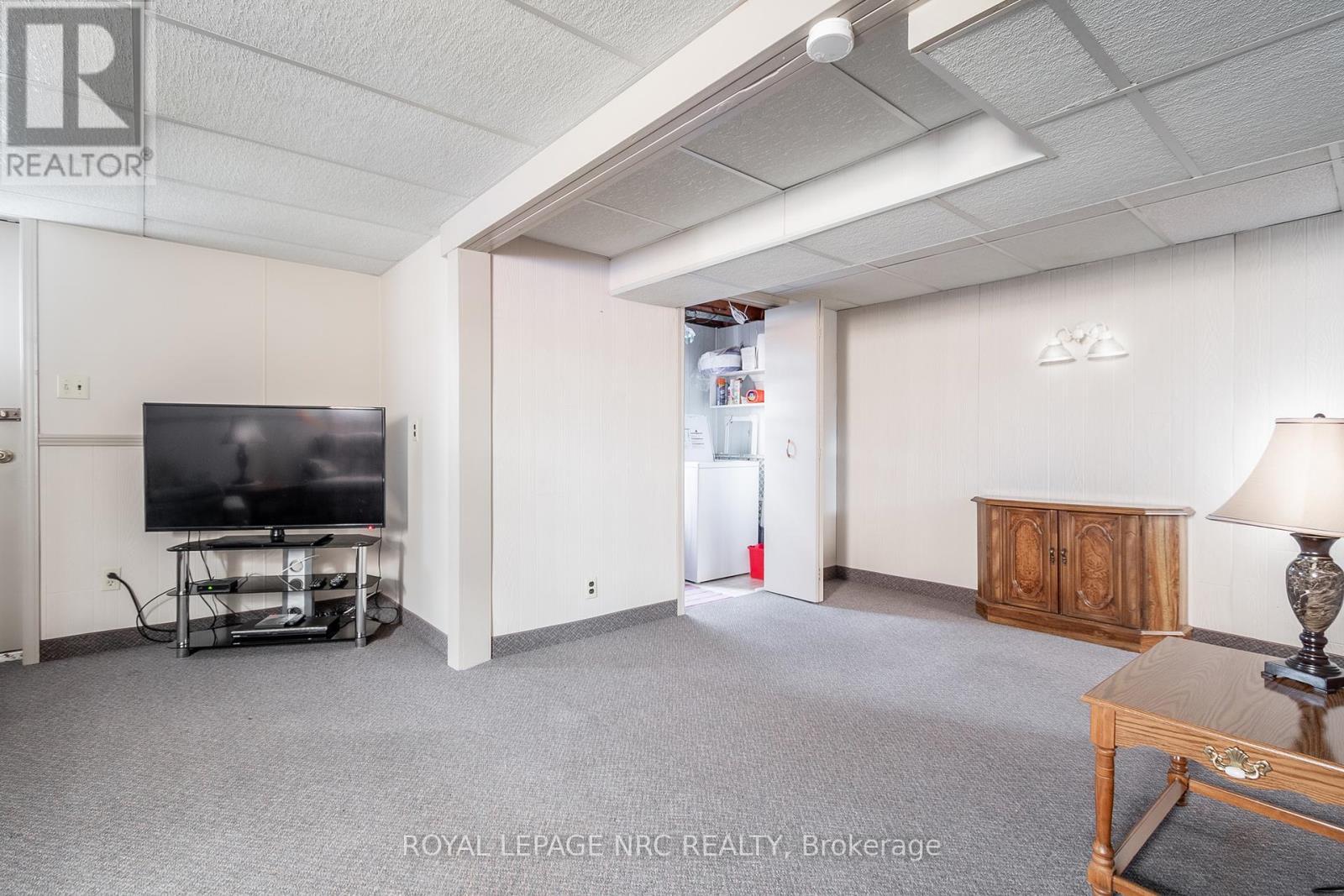 












37 MICHAEL DRIVE S

,
Port Colborne (Sugarloaf),




Ontario
L3K3C3

