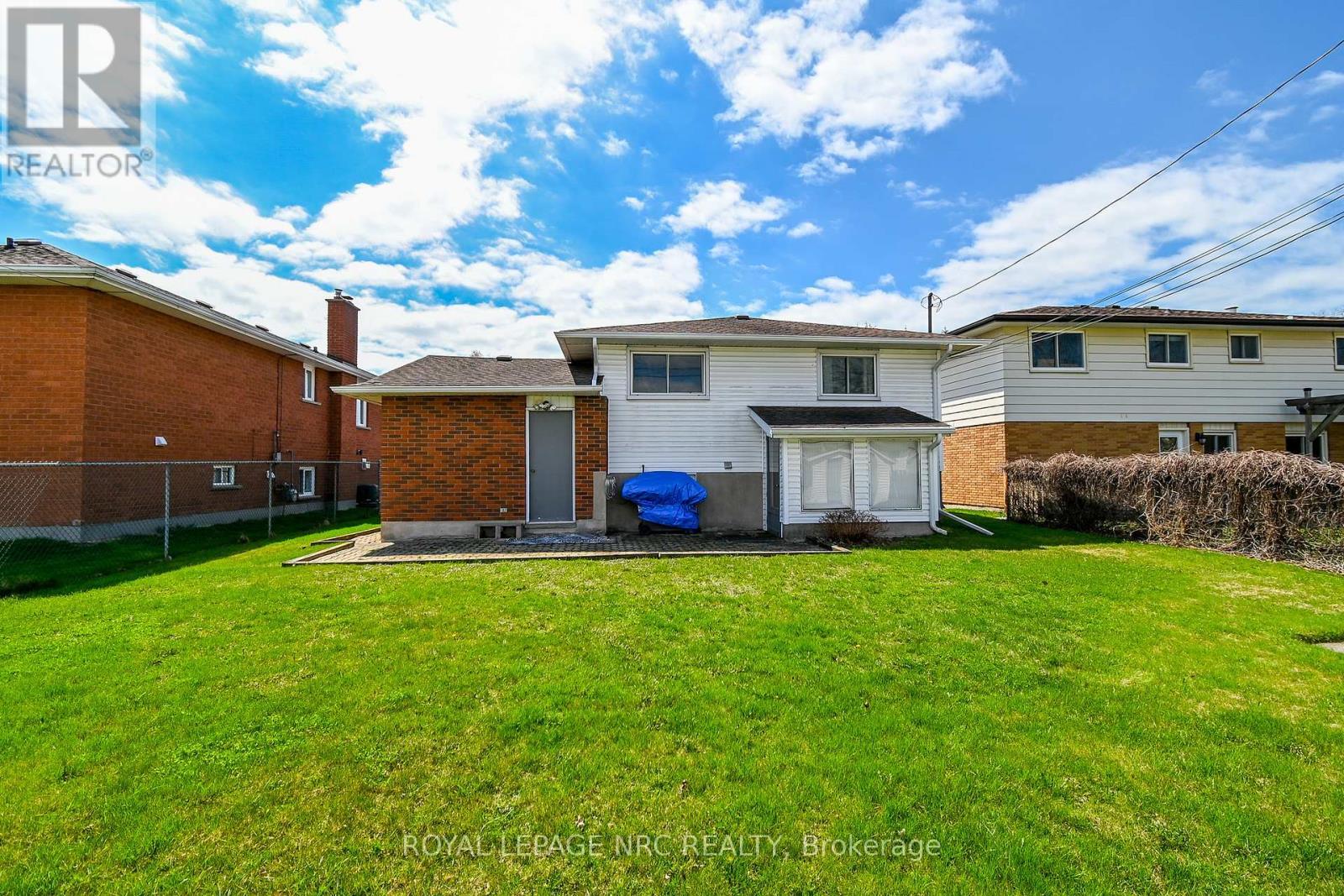 












37 MICHAEL DRIVE S

,
Port Colborne (Sugarloaf),




Ontario
L3K3C3

