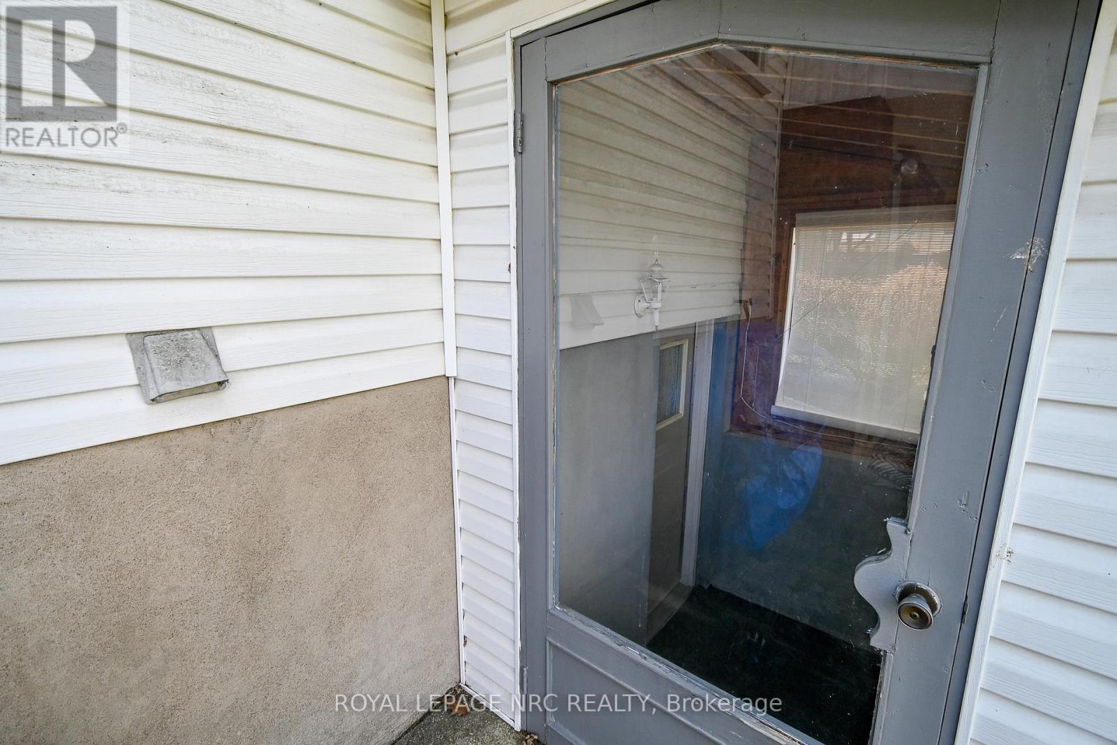












37 MICHAEL DRIVE S

,
Port Colborne (Sugarloaf),




Ontario
L3K3C3

