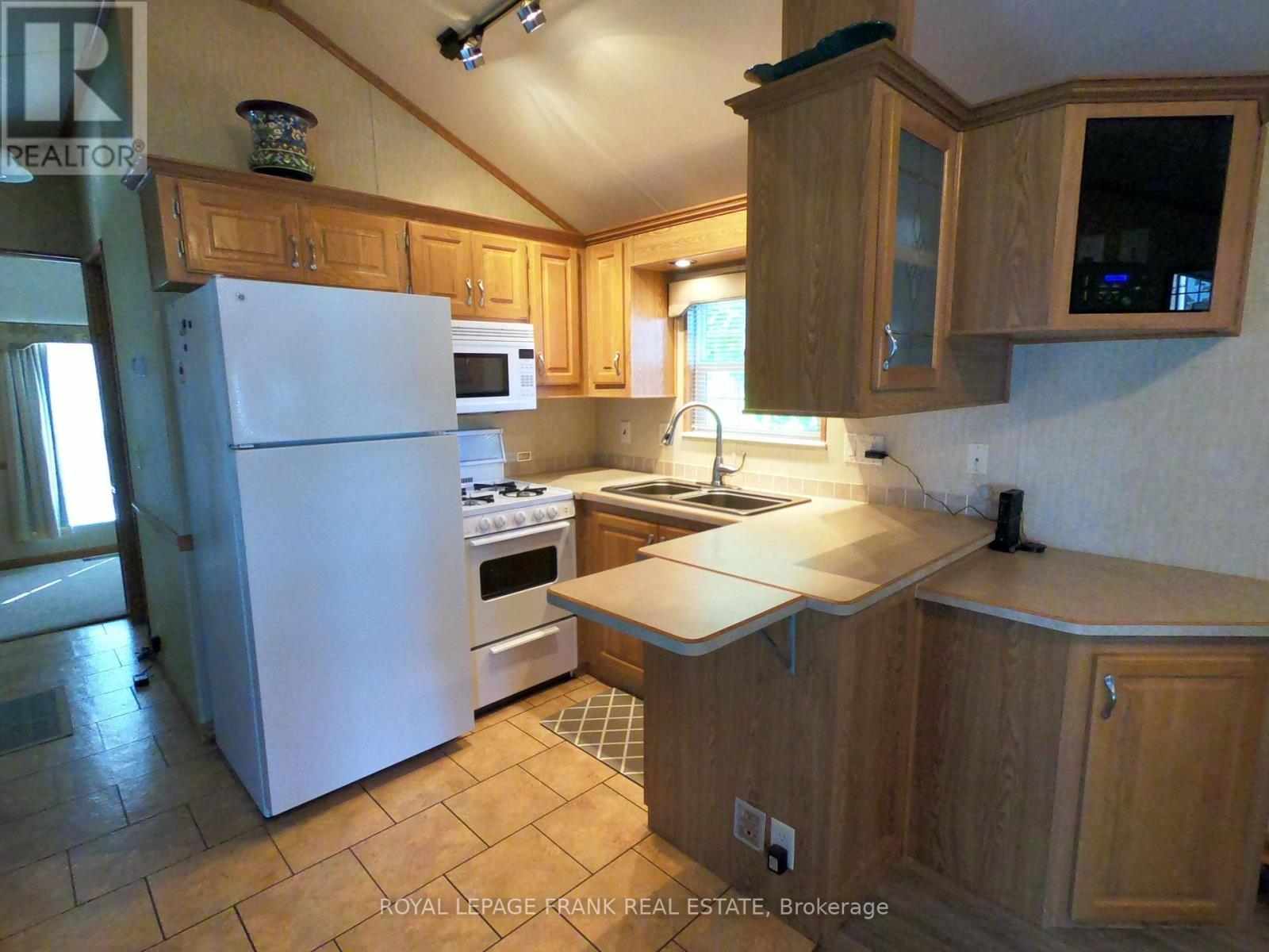 












14 PIONEER DRIVE

,
Otonabee-South Monaghan,




Ontario
K0L2G0

