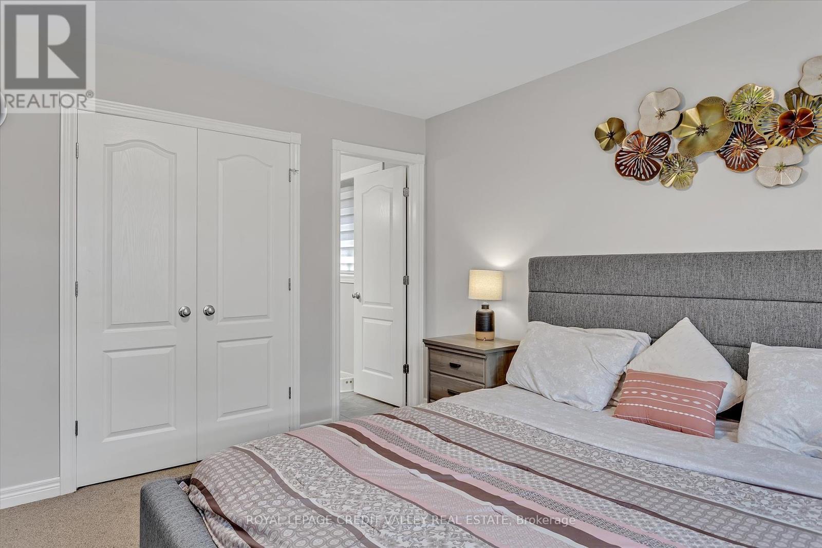












607 LEMAY GROVE E

,
Smith-Ennismore-Lakefield,




Ontario
K9K0H1

