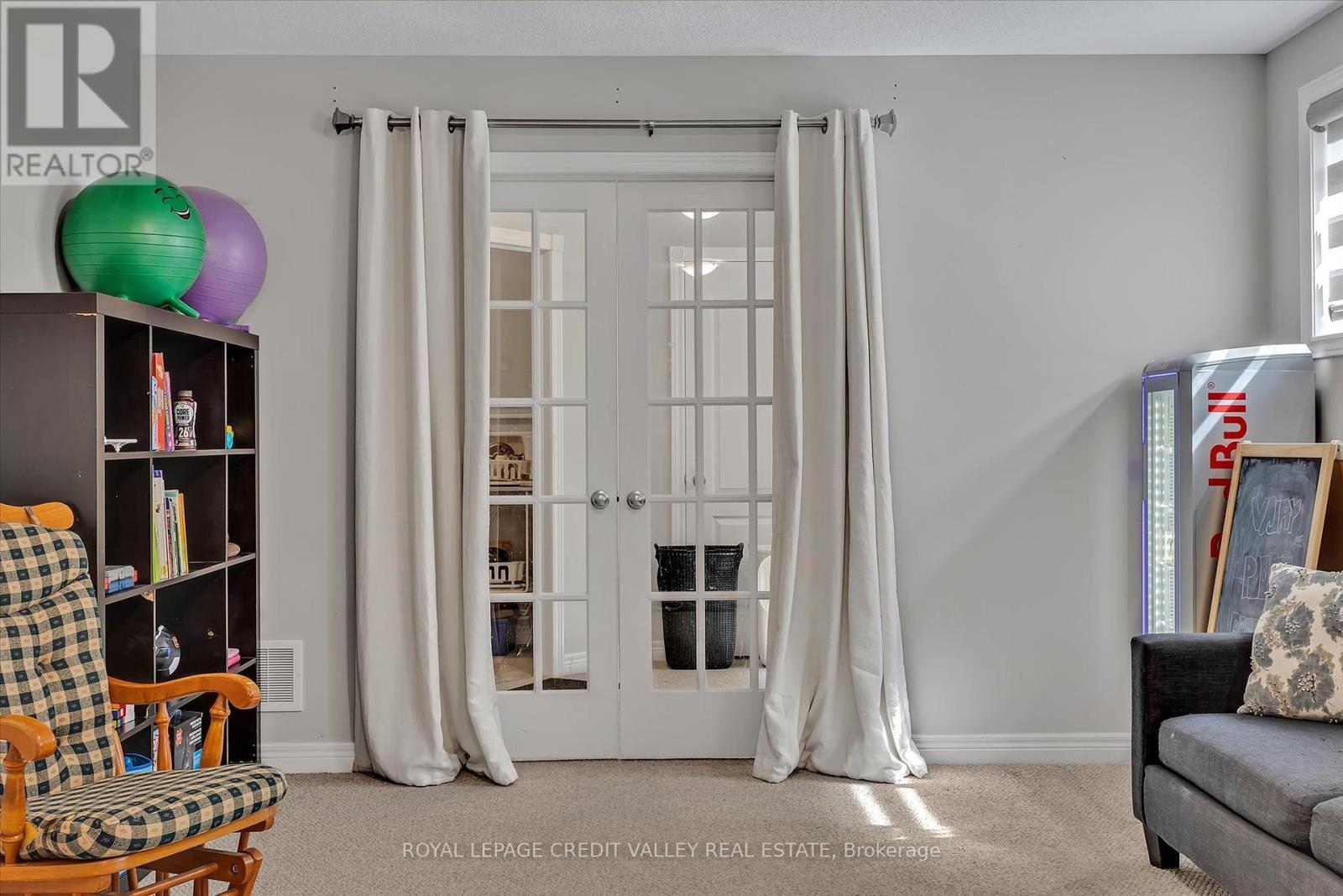 












607 LEMAY GROVE E

,
Smith-Ennismore-Lakefield,




Ontario
K9K0H1

