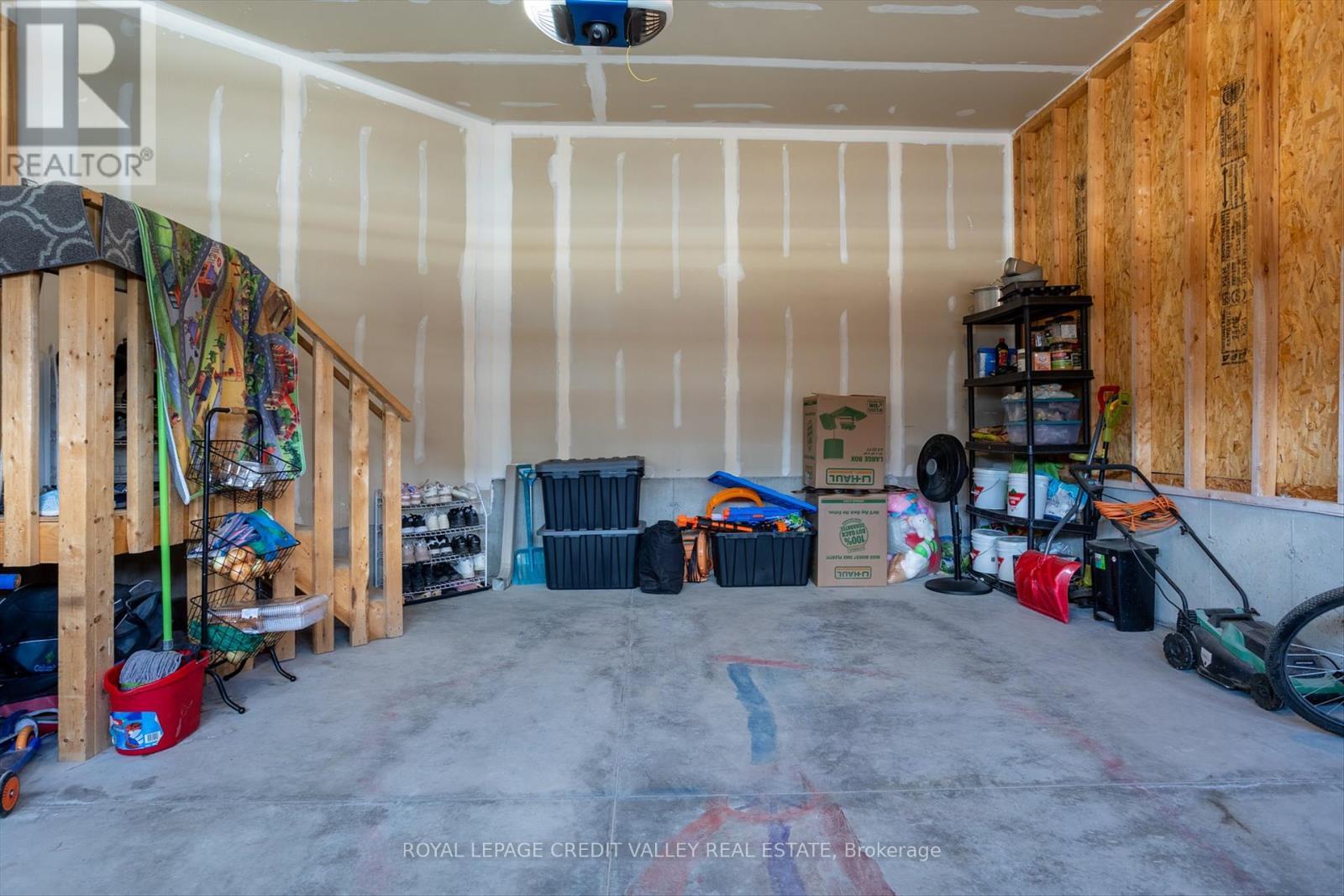 












607 LEMAY GROVE E

,
Smith-Ennismore-Lakefield,




Ontario
K9K0H1

