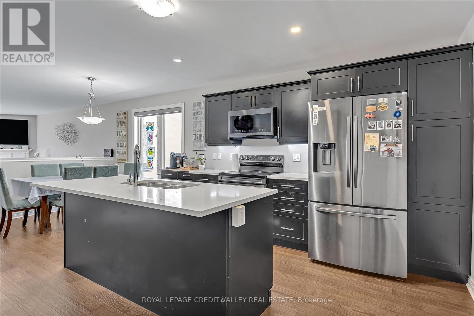












607 LEMAY GROVE E

,
Smith-Ennismore-Lakefield,




Ontario
K9K0H1

