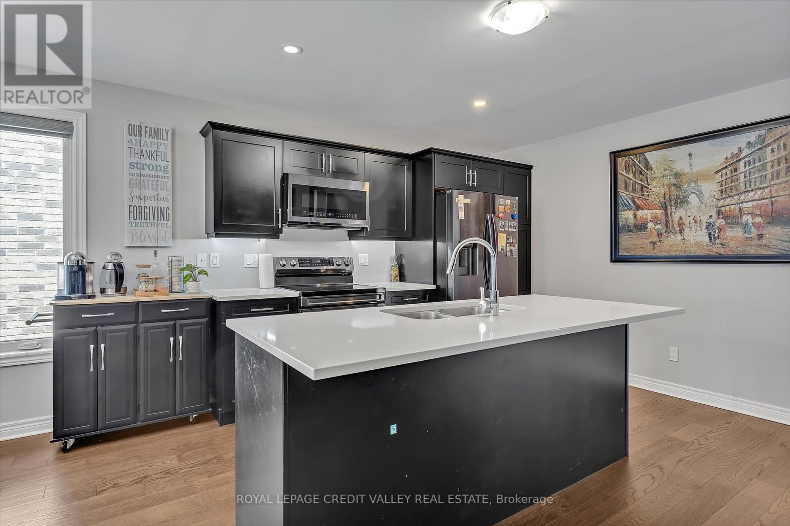 












607 LEMAY GROVE E

,
Smith-Ennismore-Lakefield,




Ontario
K9K0H1

