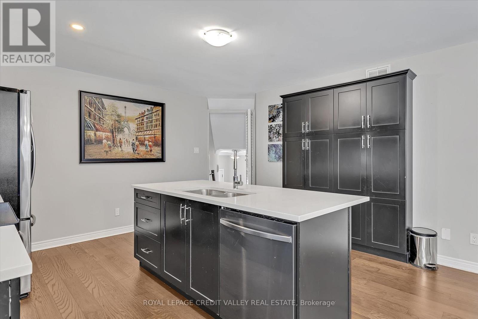 












607 LEMAY GROVE E

,
Smith-Ennismore-Lakefield,




Ontario
K9K0H1


