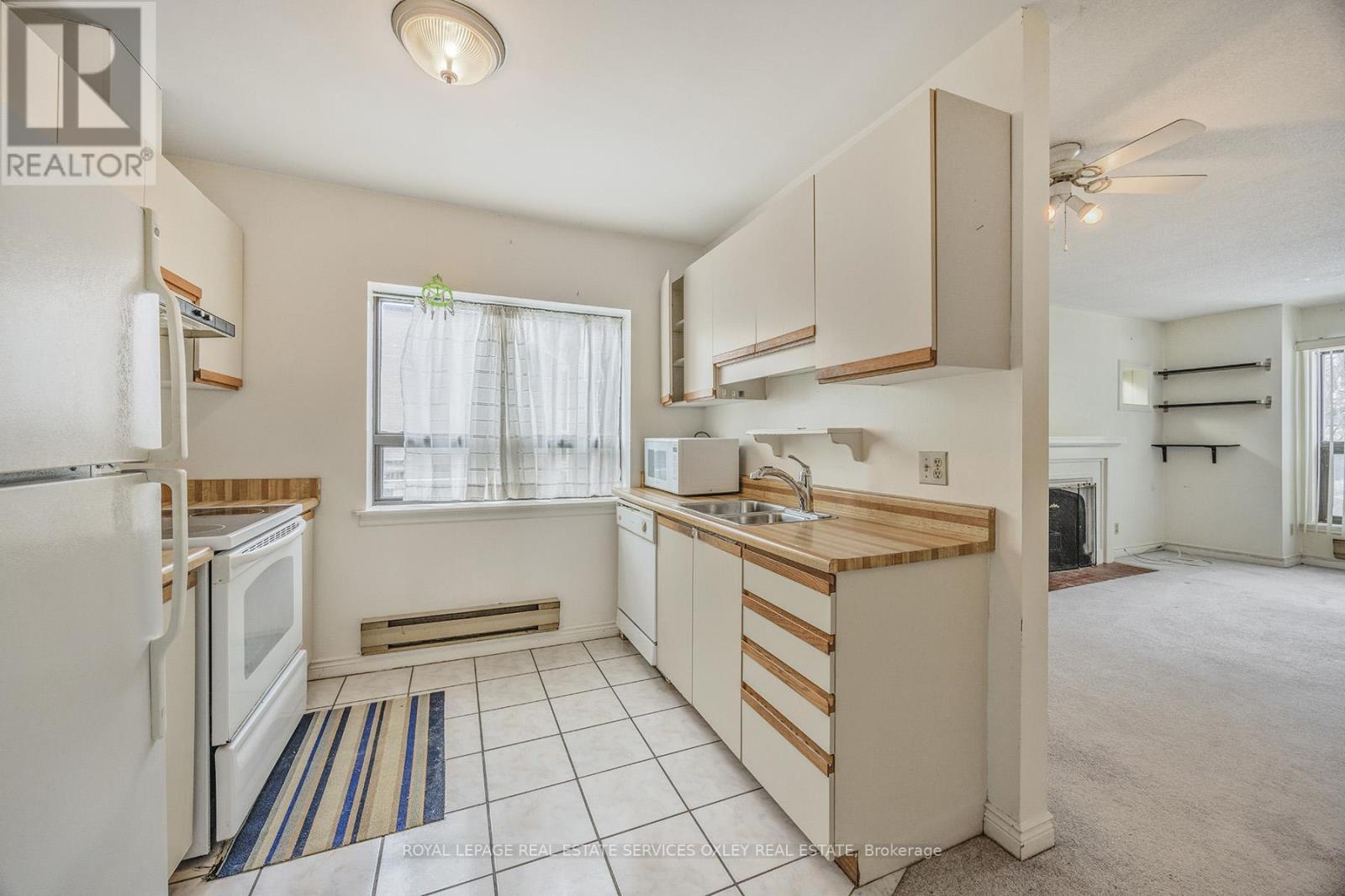 












2 - 31 GLEBE ROAD E

,
Toronto,




Ontario
M4S1N7

