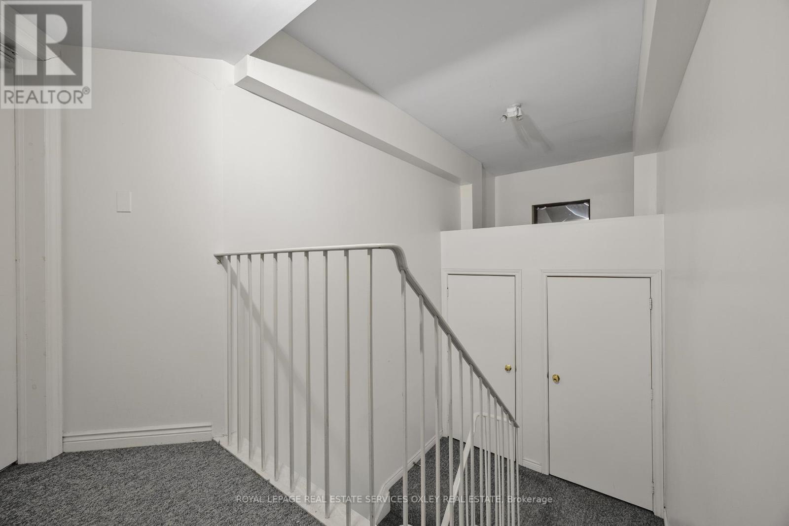 












2 - 31 GLEBE ROAD E

,
Toronto,




Ontario
M4S1N7

