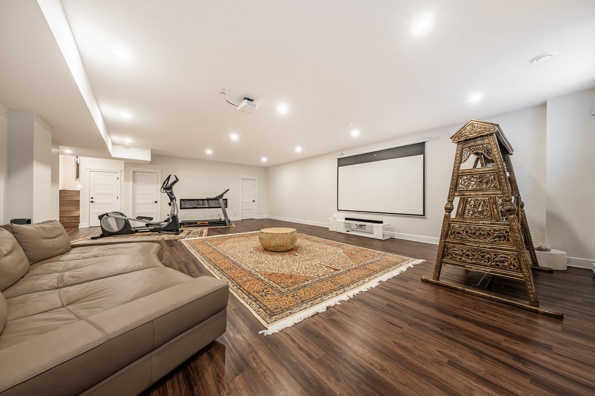 









38


Rue de l'Oiselet

,
Carignan,




QC
J3L7C3

