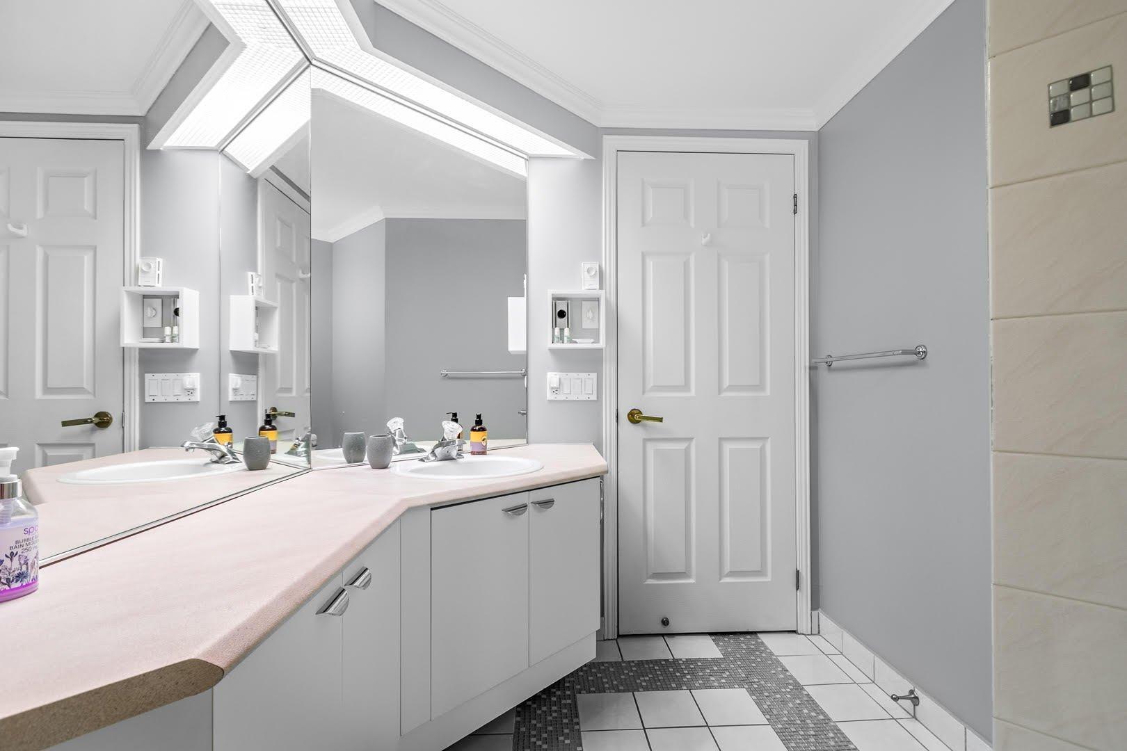 









1135


Rue Bourdages

, 5,
Québec (Les Rivières),




QC
G1M3K5

