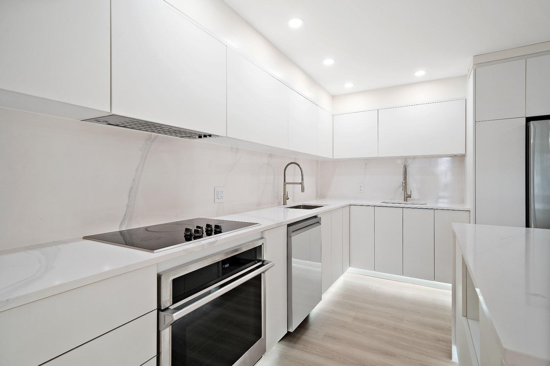 









6785


Crois. Korczak

, 205,
Côte-Saint-Luc,




QC
H4W2W6

