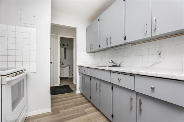 









175


Pulberry

ST, 806,
Winnipeg,




MB
R2M 3X6

