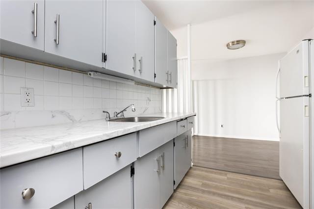









175


Pulberry

ST, 806,
Winnipeg,




MB
R2M 3X6

