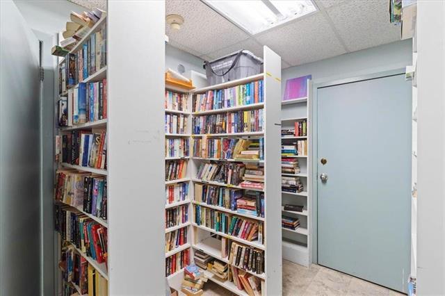 









175


Pulberry

ST, 806,
Winnipeg,




MB
R2M 3X6

