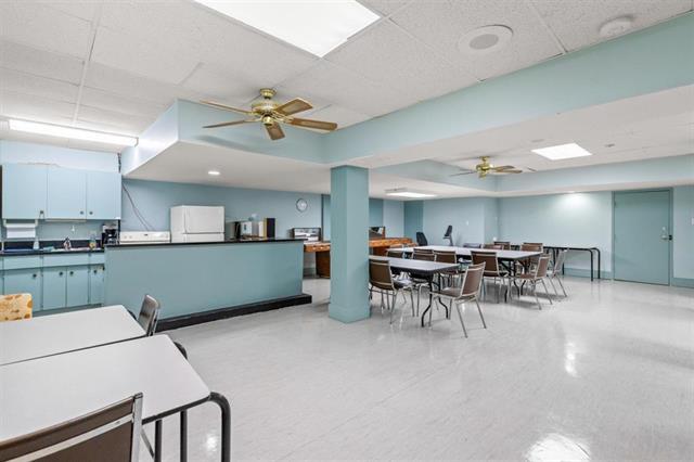 









175


Pulberry

ST, 806,
Winnipeg,




MB
R2M 3X6

