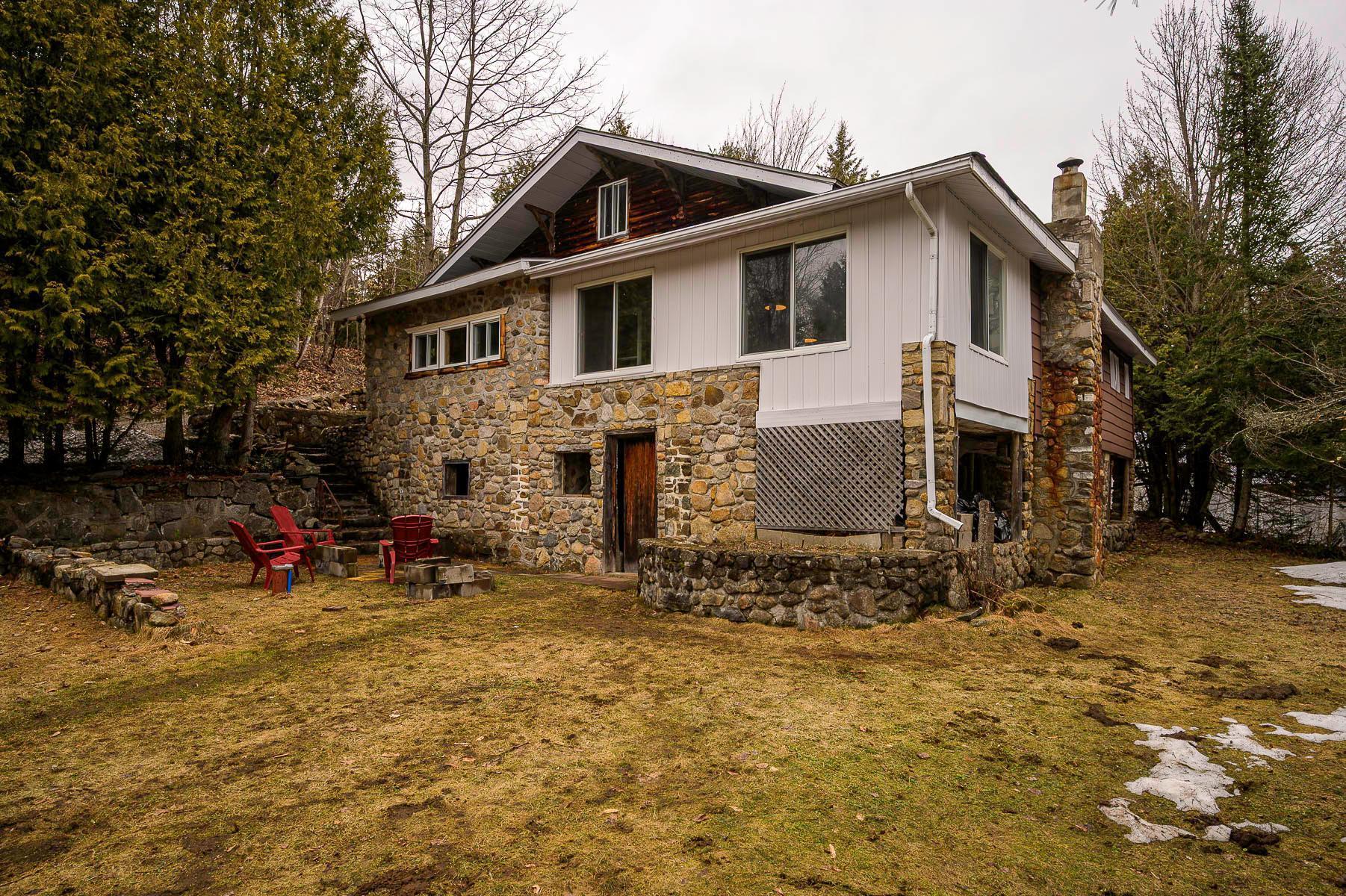 









1488


2e rue du Lac-Prévost

,
Saint-Sauveur,




QC
J0R1R1

