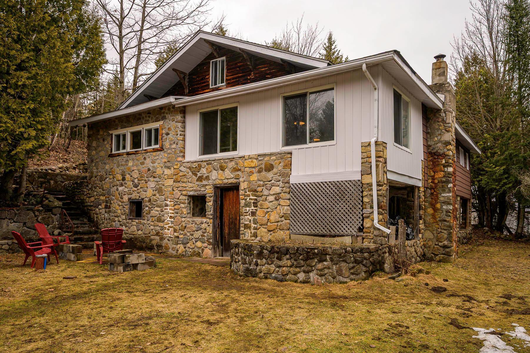 









1488


2e rue du Lac-Prévost

,
Saint-Sauveur,




QC
J0R1R1

