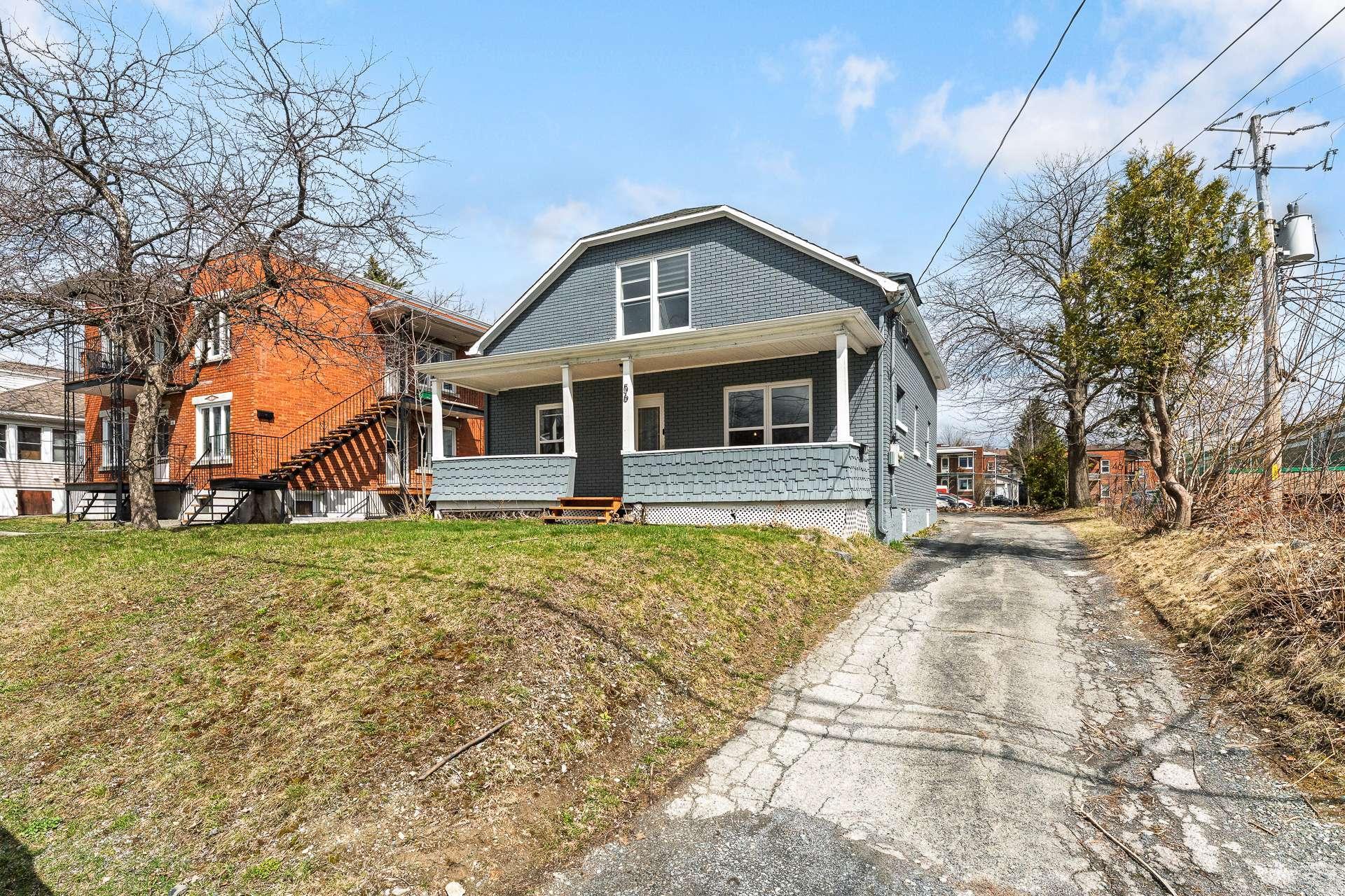 









56

 - A


10e Avenue N.

,
Sherbrooke (Fleurimont),




QC
J1E2S9

