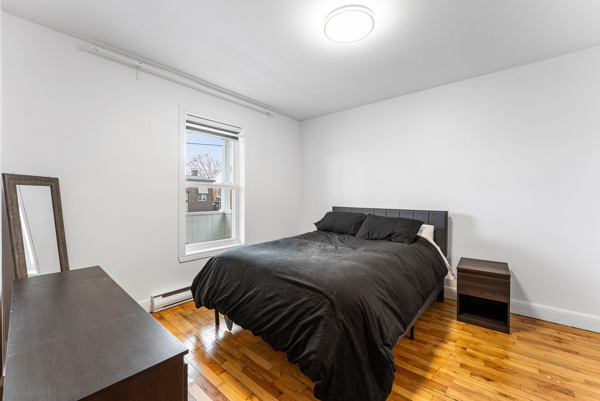 









56

 - A


10e Avenue N.

,
Sherbrooke (Fleurimont),




QC
J1E2S9

