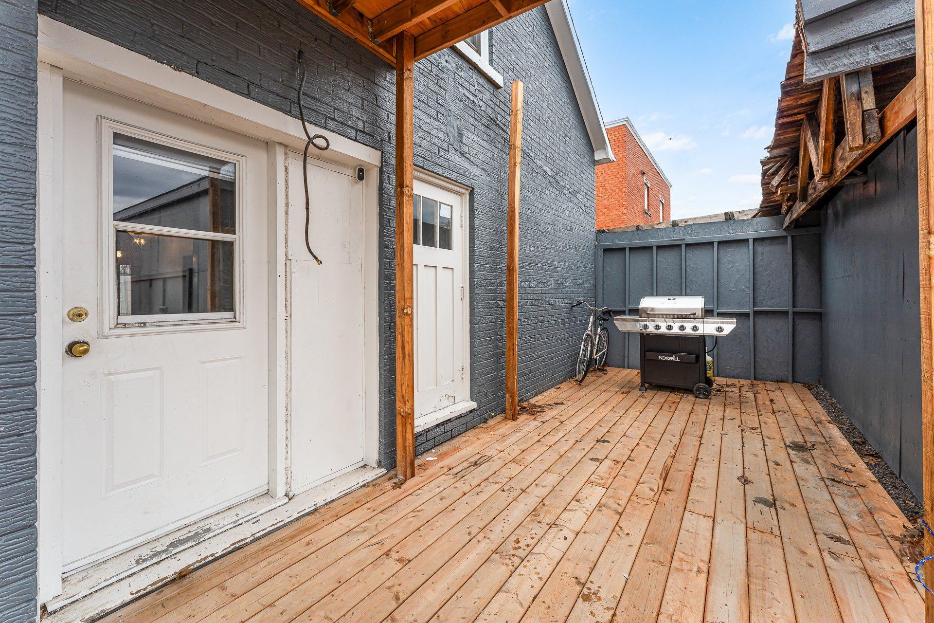 









56

 - A


10e Avenue N.

,
Sherbrooke (Fleurimont),




QC
J1E2S9

