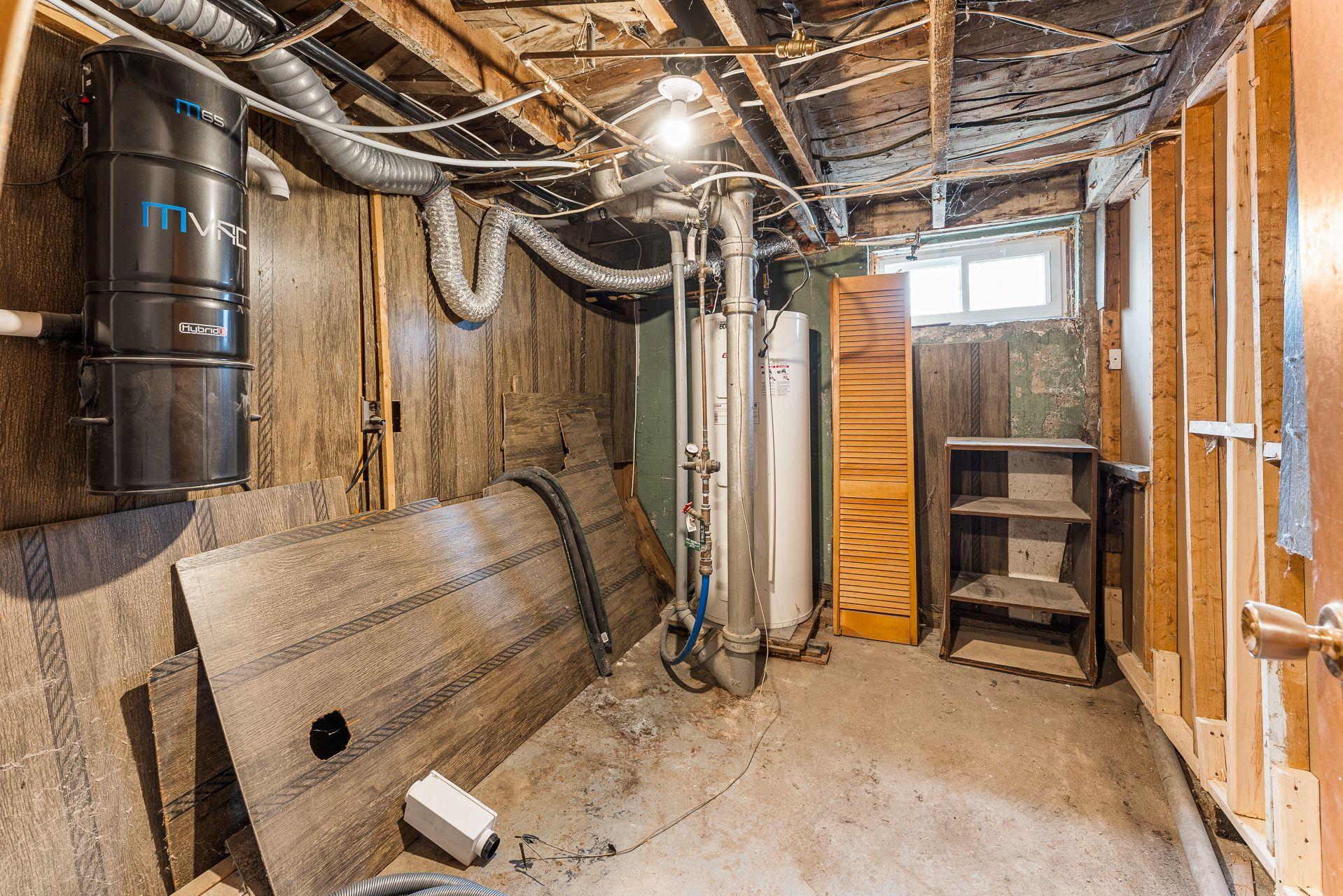 









56

 - A


10e Avenue N.

,
Sherbrooke (Fleurimont),




QC
J1E2S9

