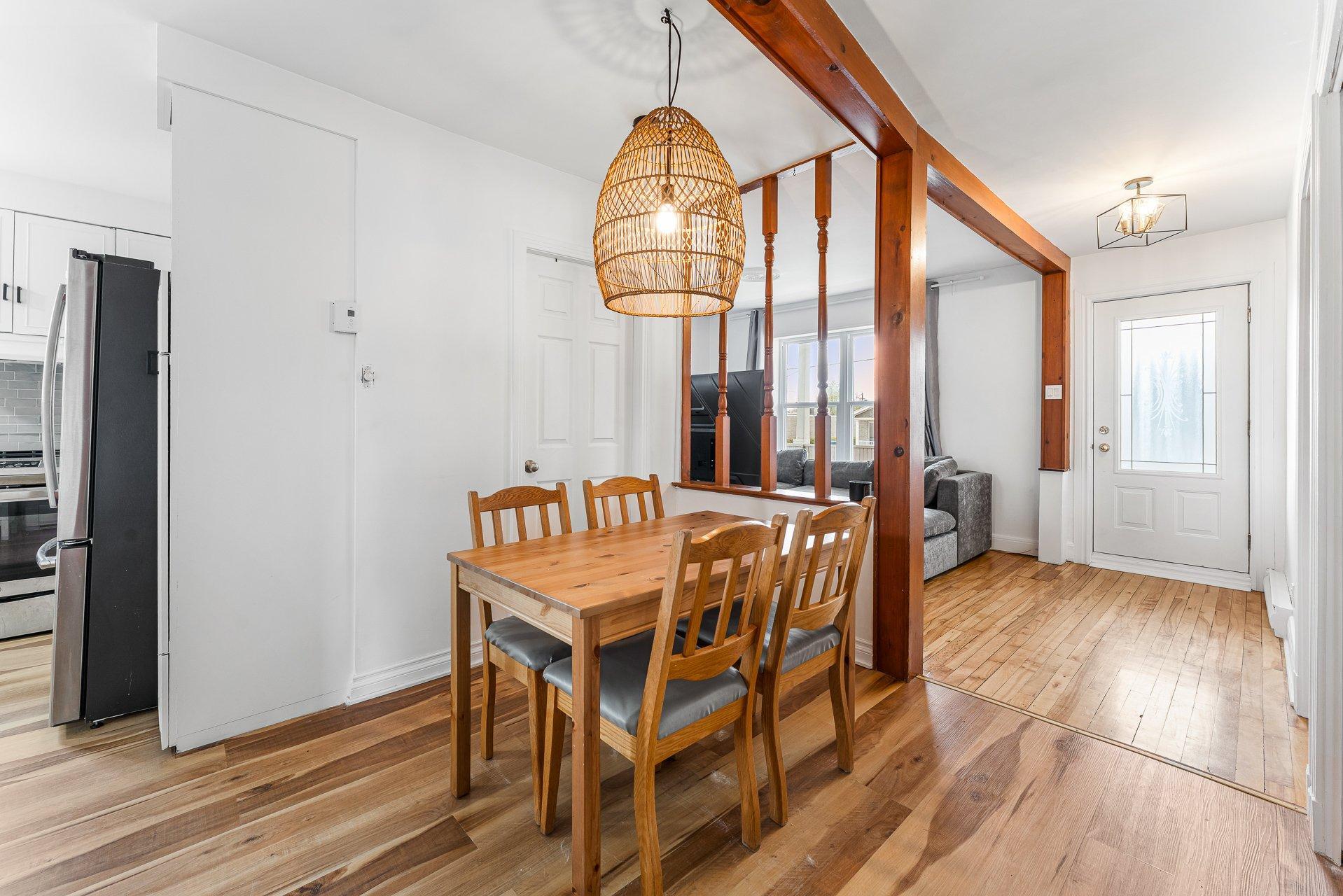 









56

 - A


10e Avenue N.

,
Sherbrooke (Fleurimont),




QC
J1E2S9

