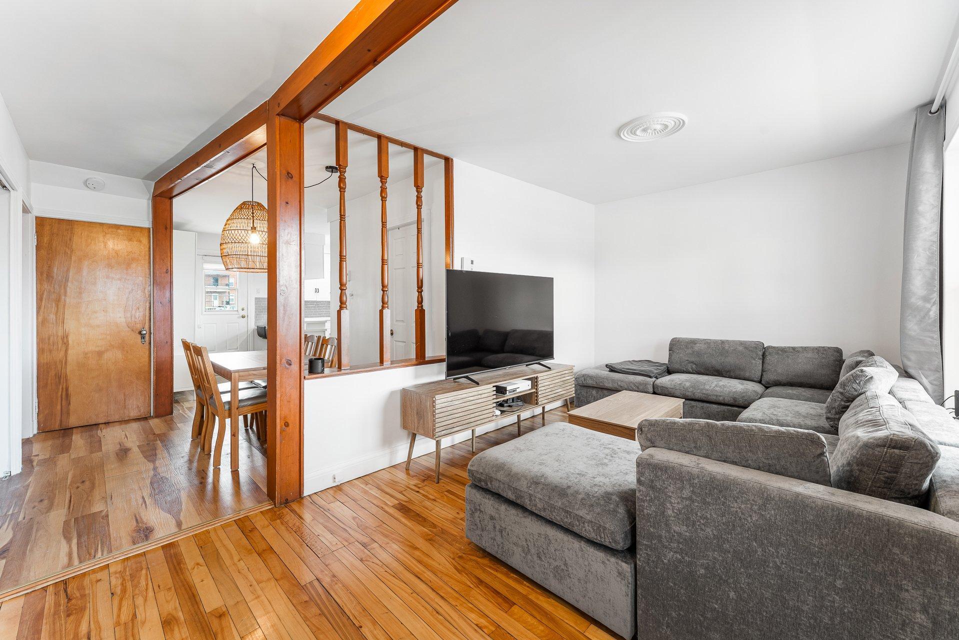 









56

 - A


10e Avenue N.

,
Sherbrooke (Fleurimont),




QC
J1E2S9

