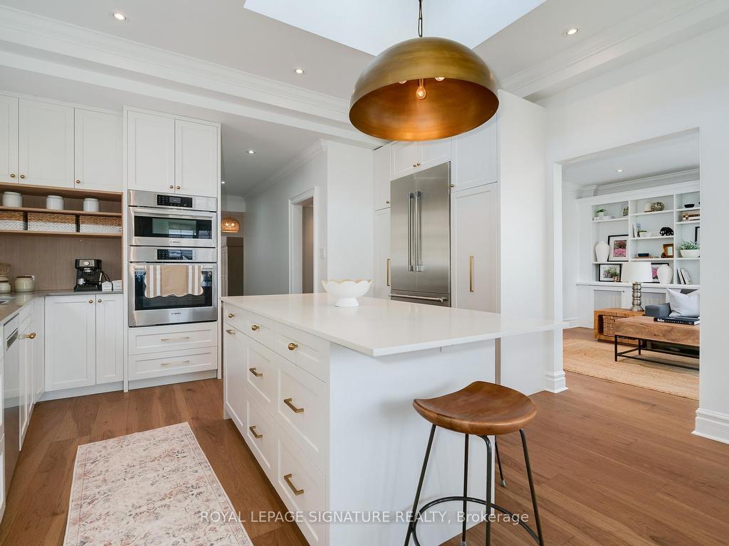 









18


Weybourne

Crescent,
Toronto,




ON
M4N 2R3

